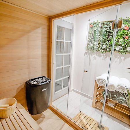Modern Central Luxury Home With Hot Tub Sauna 11Ppl شيفيلد المظهر الخارجي الصورة